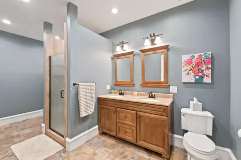 Bath - 1132 N Farm Road 185, Springfield, MO 65802 photo 2 of 12