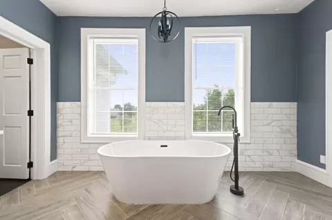 Bath - 1132 N Farm Road 185, Springfield, MO 65802 photo 9 of 12