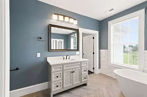 Bath - 1132 N Farm Road 185, Springfield, MO 65802 photo 8 of 12
