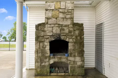 Exterior - 1132 N Farm Road 185, Springfield, MO 65802 photo 9 of 20