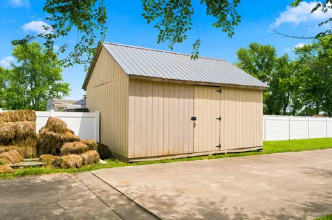 Exterior - 1132 N Farm Road 185, Springfield, MO 65802 photo 17 of 20