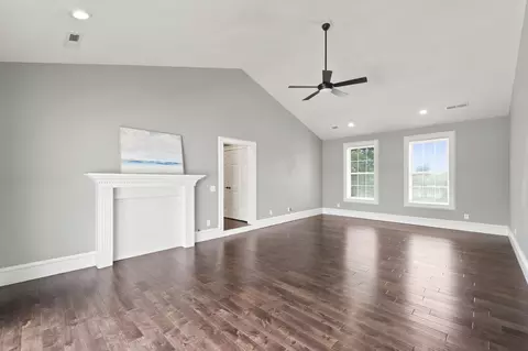 Living - 1132 N Farm Road 185, Springfield, MO 65802 photo 7 of 8