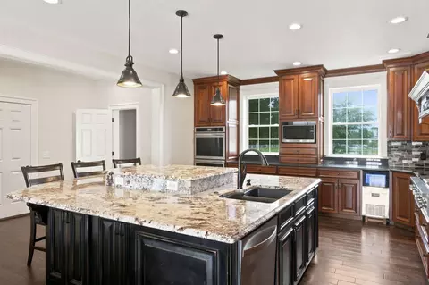 Kitchen - 1132 N Farm Road 185, Springfield, MO 65802 photo 1 of 7