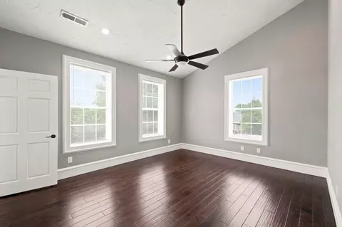 Bedroom - 1132 N Farm Road 185, Springfield, MO 65802 photo 2 of 3