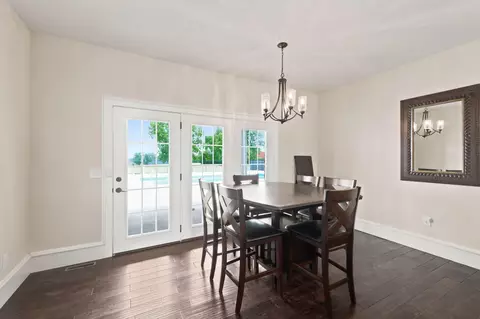 Dining - 1132 N Farm Road 185, Springfield, MO 65802 photo 1 of 3