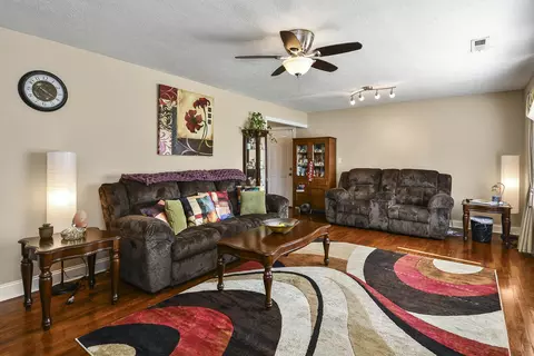 2233 S Roanoke Ave, Springfield, MO 65807 photo 9