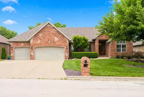 Exterior - 1005 Denali Dr, Nixa, MO 65714 photo 3 of 16