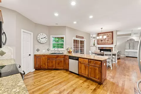 Kitchen - 1005 Denali Dr, Nixa, MO 65714 photo 4 of 6