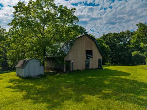 Exterior - 19716 St Hwy N, Squires, MO 65755 photo 5 of 19