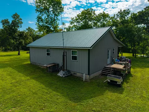 Exterior - 19716 St Hwy N, Squires, MO 65755 photo 2 of 19