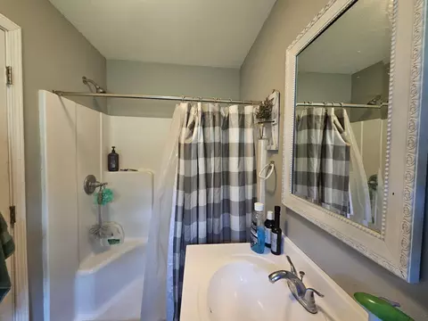 Bath - 19716 St Hwy N, Squires, MO 65755 photo 1 of 3