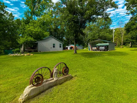 Exterior - 19716 St Hwy N, Squires, MO 65755 photo 6 of 19