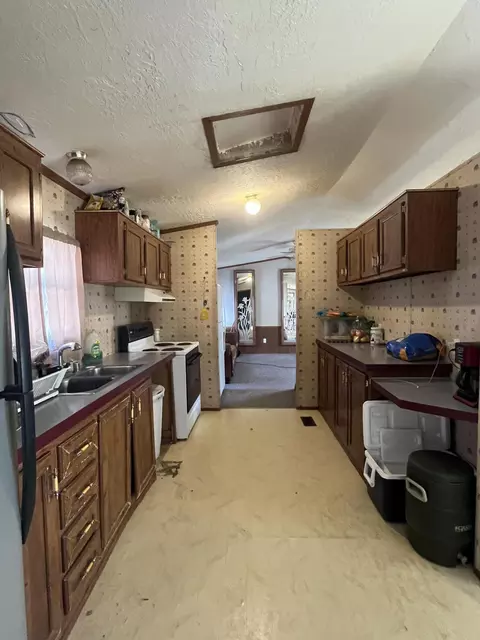 Kitchen - 3365 County Road 153, Gainesville, MO 65655 photo 2 of 2