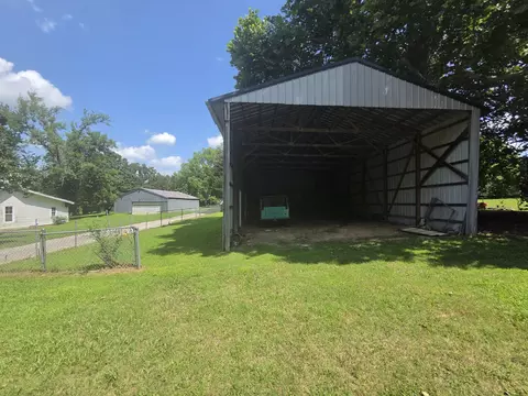 102 Dalton St, Everton, MO 65646