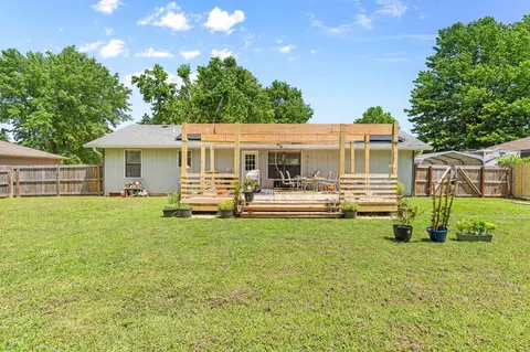 Exterior - 404 E Deanna Ln, Nixa, MO 65714 photo 6 of 8