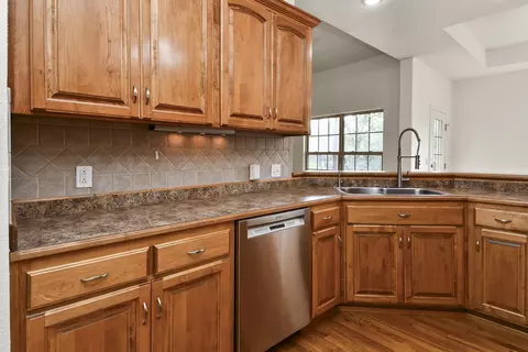 Kitchen - 912 E Welch St, Nixa, MO 65714 photo 5 of 7
