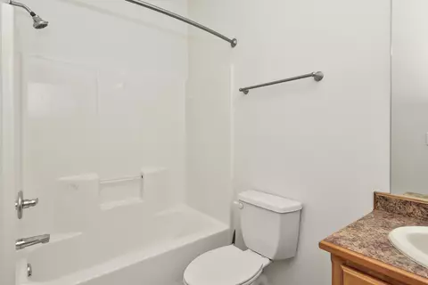 Bath - 912 E Welch St, Nixa, MO 65714 photo 6 of 6