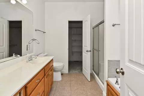 Bath - 912 E Welch St, Nixa, MO 65714 photo 1 of 6