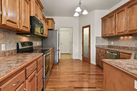 Kitchen - 912 E Welch St, Nixa, MO 65714 photo 2 of 7