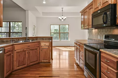 Kitchen - 912 E Welch St, Nixa, MO 65714 photo 4 of 7
