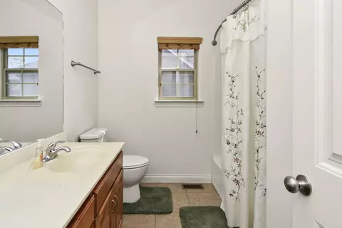 Bath - 912 E Welch St, Nixa, MO 65714 photo 3 of 6