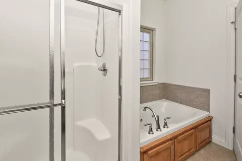 Bath - 912 E Welch St, Nixa, MO 65714 photo 2 of 6