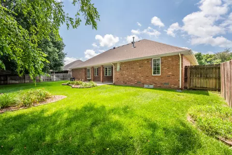 Exterior - 3755 W Eaglecrest St, Battlefield, MO 65619 photo 5 of 6