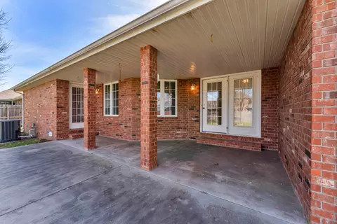 Exterior - 3755 W Eaglecrest St, Battlefield, MO 65619 photo 6 of 6