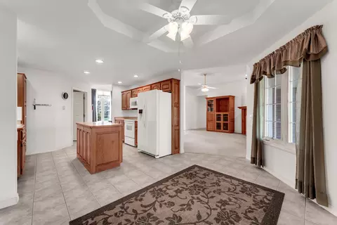 Entry Way - 3755 W Eaglecrest St, Battlefield, MO 65619 photo 2 of 3