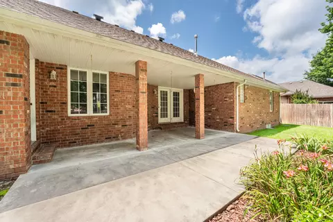 Exterior - 3755 W Eaglecrest St, Battlefield, MO 65619 photo 4 of 6