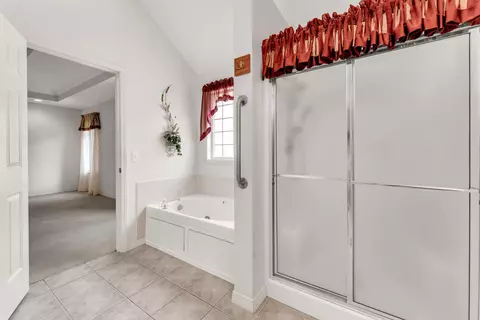 Bath - 3755 W Eaglecrest St, Battlefield, MO 65619 photo 3 of 5