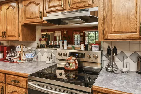 Kitchen - 87 Fox Run Ln, Cape Fair, MO 65624 photo 4 of 11