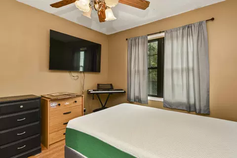 Bedroom - 87 Fox Run Ln, Cape Fair, MO 65624 photo 10 of 13