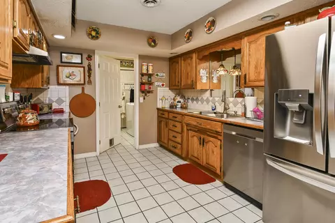 Kitchen - 87 Fox Run Ln, Cape Fair, MO 65624 photo 2 of 11