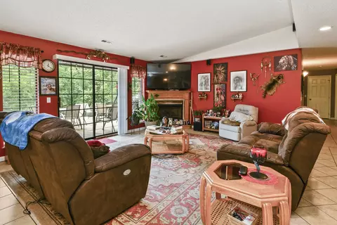 Living - 87 Fox Run Ln, Cape Fair, MO 65624 photo 2 of 5
