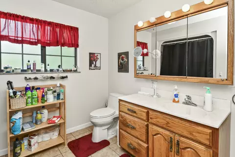 Bath - 87 Fox Run Ln, Cape Fair, MO 65624 photo 2 of 6