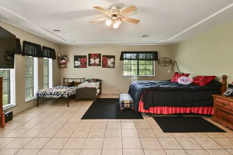 Bedroom - 87 Fox Run Ln, Cape Fair, MO 65624 photo 5 of 13