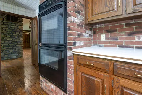 Kitchen - 754 S Pearson Dr, Springfield, MO 65809 photo 4 of 4