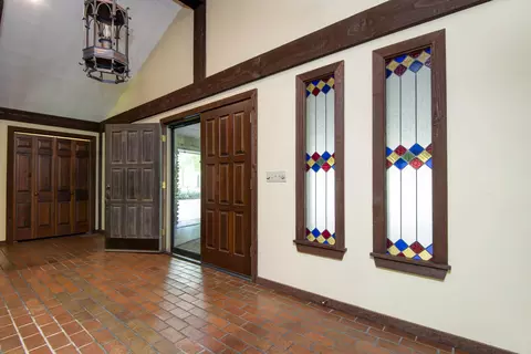 Entry Way - 754 S Pearson Dr, Springfield, MO 65809 photo 1 of 2
