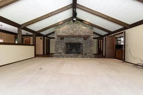 Living - 754 S Pearson Dr, Springfield, MO 65809 photo 4 of 8