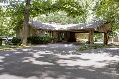Exterior - 754 S Pearson Dr, Springfield, MO 65809 photo 3 of 14