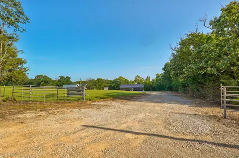Exterior - 4375 Ab Rd, Seymour, MO 65746 photo 5 of 9