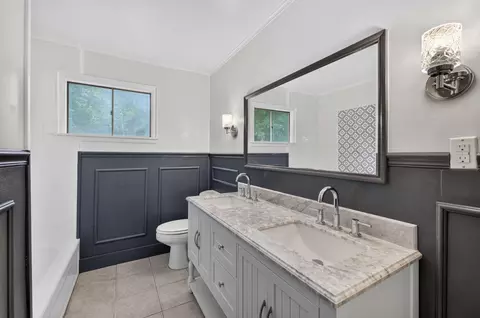 Bath - 2036 N Johnston Ave, Springfield, MO 65803 photo 1 of 2