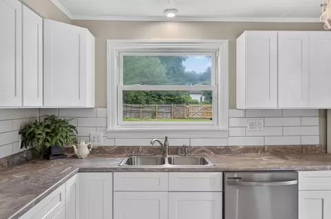 Kitchen - 2036 N Johnston Ave, Springfield, MO 65803 photo 3 of 3