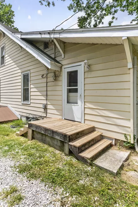 Exterior - 2036 N Johnston Ave, Springfield, MO 65803 photo 7 of 10