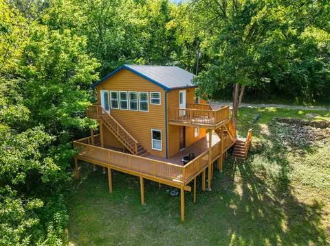 173 Princeton Ave, Hollister, MO 65672