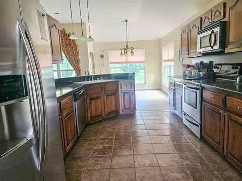 Kitchen - 1409 Hockman St, Mountain View, MO 65548 photo 2 of 3