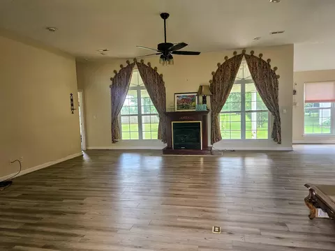 Living - 1409 Hockman St, Mountain View, MO 65548 photo 2 of 5