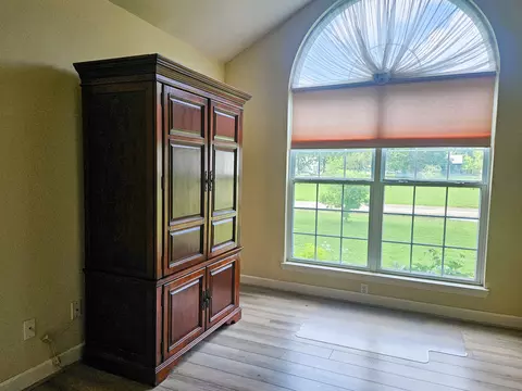Living - 1409 Hockman St, Mountain View, MO 65548 photo 5 of 5