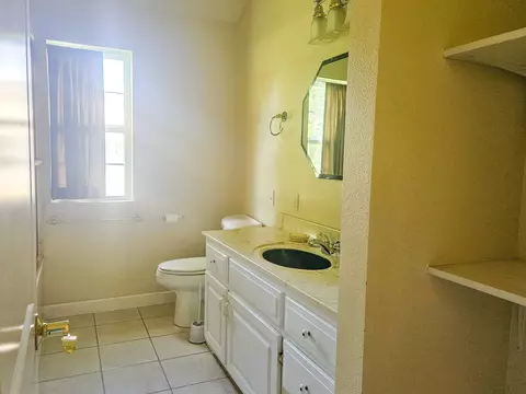 Bath - 1409 Hockman St, Mountain View, MO 65548 photo 4 of 4